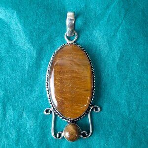 2/35$ NWOT Tiger eye oval 925 silver pendant